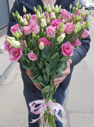 Pink lisianthus