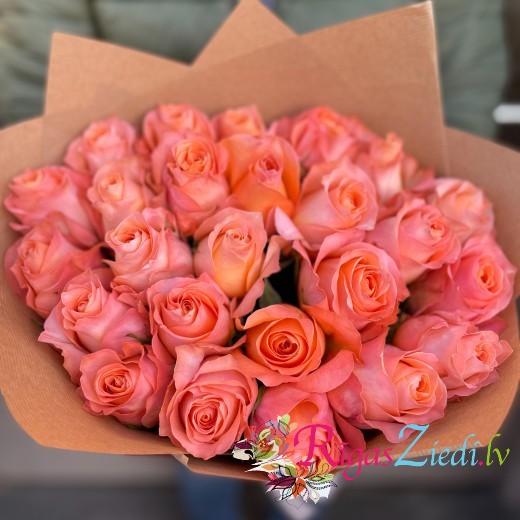 Bouquet of light salmon roses