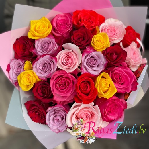 Bouquet of mixed color 50 cm long roses