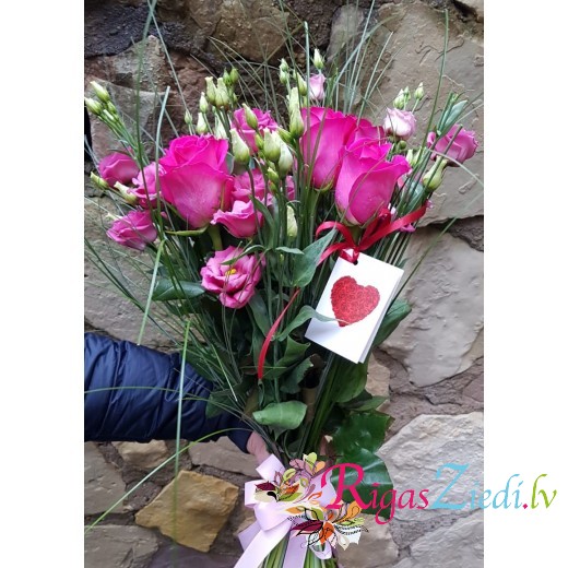 Pink rose and lisianthus bouquet