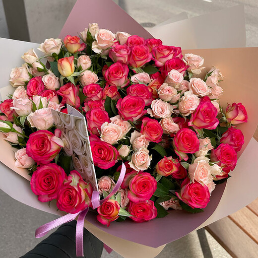 A bouquet of spray roses