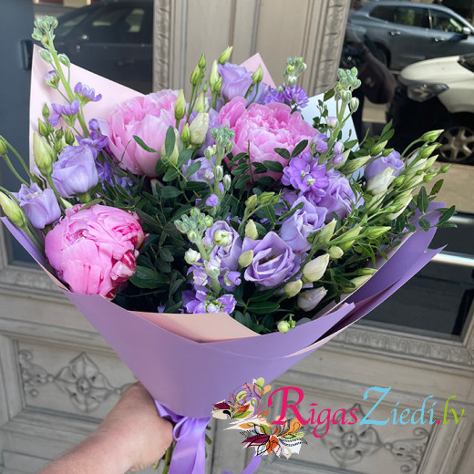 A bouquet of peonies, eustoma, mathiola