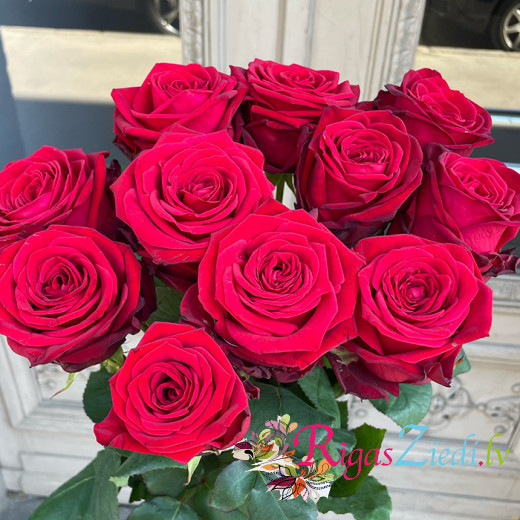 Smaržojošas rozes Red Naomi