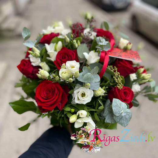 Classic flower bouquet Dewlet