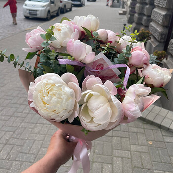 Bouquet of peonies Gardenia