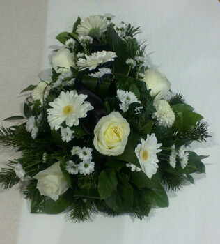 Funeral Strauss (white roses, gerberas, chrysanthemums)