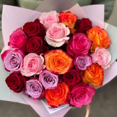 Bouquet of mixed color 50 cm long roses