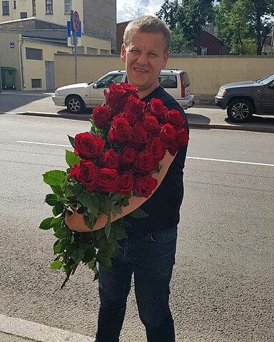 Ekskluzīvas 70-80-90 cm garas sarkanas rozes