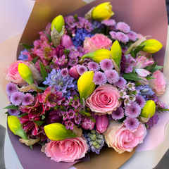 Bouquet of spring flowers