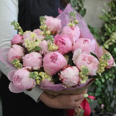 Букет из розовых пионов Sarah Bernard 