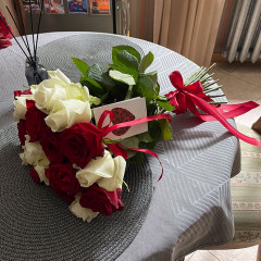 Bouquet of red and white roses