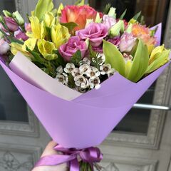 Ziedu pu&scaron;ķis Wild Spirit &mdash; iesaiņojums un lente